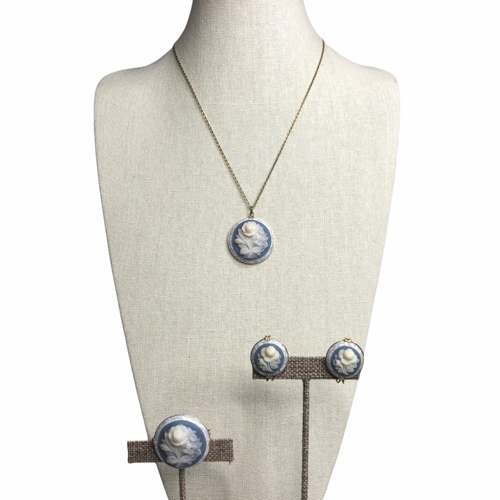 Vintage Confetti Carved Resin Rose Jewelry Set
